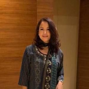 Meet your Posher, Yesenia